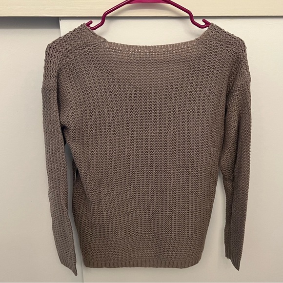 NWT Ladies Knit Sweater - Picture 2 of 4